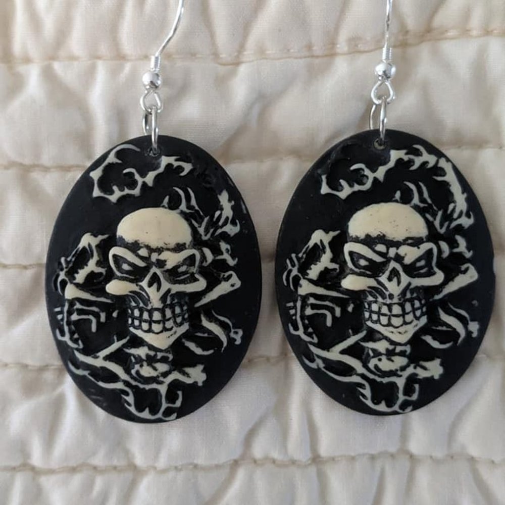 4 for $20/ HALLOWEEN Skull Pistol Acrylic earrings fashion